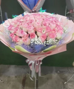 ช่อดอกกุหลาบสีชมพู
