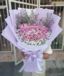 ช่อดอกกุหลาบสีม่วง